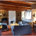 Maison Bretonne Entre Terre Et Mer