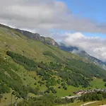 Appartement Confort 4* Avec Wi-Fi, Balcon Et Parking - Pied Des Pistes Les Menuires - Fr-1-452-246