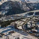 Appartement Renove Avec Balcon - Centre De Courchevel 1850, Proche Remontees Mecaniques - Fr-1-564-87