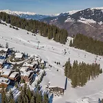 Triplex De Charme Avec Cheminee, Balcon Et Parking A Courchevel Chenus, Proche Des Pistes - Fr-1-564-90