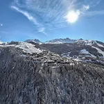 Chalet Luxueux Avec Jacuzzi Interieur A 400M Des Pistes - Fr-1-563-141