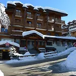 Charmant T2 Pour 4 Personnes, Au Pied Des Pistes A Courchevel - Fr-1-563-149