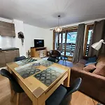 Residence Le Solaret - Appartement Centre Village Pour 4 Personnes Mae-0821