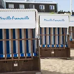 Maison De Charme A Merville-Franceville-Plage, 10 Pers, Proche Mer, Grande Terrasse Et Studio Independant - Fr-1-788-27