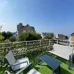Joli Appartement Avec Balcon Au Pieds Des Commences Et Des Plages