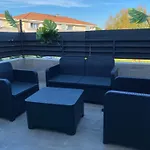 2 Beds Apt, Aeroport De Marseille, Plages