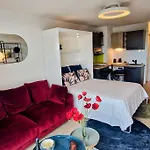 Le Pavois D'Or Studio Renove Avec Gout, Superbe Vue, Proximite Gare Et Centre, Climatisation,