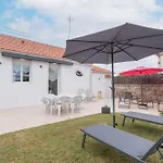 La Birochere Maison Lumineuse Avec Jardin