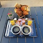 Reve Mediterraneen, La Vie Est Belle