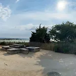 Appartement, Vue Sur L'Etang, Proche Aeroport.
