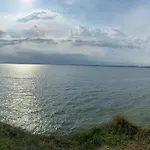 Appartement, Vue Sur L'Etang, Proche Aeroport.