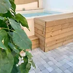 Xenonas Appartement Avec Petite Piscine