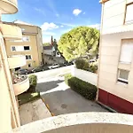 Apartment - Close To Tramway