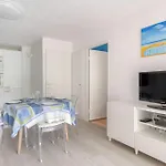 Appartement Dans Residence Avec Piscine Pour 6