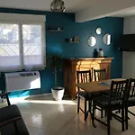 Appartement Avec Piscine Et Parking Prive