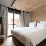 Chalet Contemporain Avec Sauna, Jacuzzi Et Cheminee A Courchevel - Fr-1-664-35