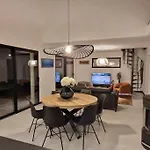Maison Moderne A Belz