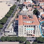 Appartement En Centre-Ville Avec Terrasse Et Parking, Acces Direct A La Plage - Fr-1-474-4