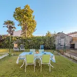 Cozy Home In Royan With Kitchen