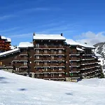 Appartement Chaleureux Sur Pistes - Balcon, 4 Pers, Bien Equipe, Proche Commodites - Fr-1-182-52