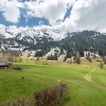 Chalet Chaleureux - 1 Ch - 4 Pers - Terrasse - Parking - Fr-1-437-75