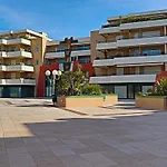 Appartement T2 Climatise Avec Terrasse Et Parking Prive, A 100M De La Plage A Sete - Fr-1-472A-218
