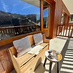 Studio Renove Avec Balcon, Acces Direct Aux Pistes Et Parking A Meribel - Fr-1-688-20