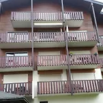 Duplex Au Coeur Du Village Avec Balcon Et Garage A La Clusaz, Proche Des Pistes Et Commodites - Fr-1-459-216