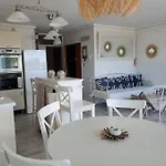 Appartement Avec Terrasse Vue Mer, Parking Prive