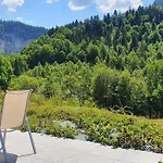 St-Jean-De-Sixt : Appartement 3 Chambres, Terrasse & Parking - Fr-1-459-190