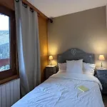Appartement Ski-In/Ski-Out Avec Wi-Fi A Meribel - Fr-1-688-97