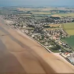 Maison A Asnelles Avec Acces Direct Aux Plages Du Debarquement