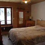 Appartement Renove 3 Pieces Au Centre De La Clusaz Avec Balcon Et Garage - Fr-1-459-40