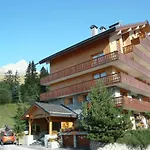 Appartement 4 Pieces Pour 8 Personnes A Meribel, Proche Des Pistes Et Commerces, Parking Inclus - Fr-1-411-954