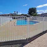 Maisonnette En Residence Avec Piscine