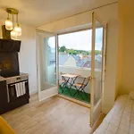La Duche - Appartement Neuf Central, Calme, Vue Sur Les Toits De Cherbourg Et Parking, Intendance Luxury Host