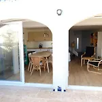 Face Aux Flamants, Grande Maison De Famille