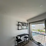 Studio Renove En Plein Centre Ville, Sur Le Port, Vue Mer