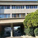 Appartement Standing, Parkings Devant Le Velodrome