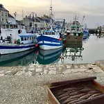 En Plein Coeur D'Arromanches - Cote Digue