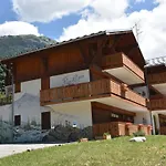 Studio Mezzanine, Terrasse Sud, Proche Commerces Et Telecabine A Champagny-En-Vanoise - Fr-1-464-17