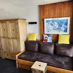 Residence Glaciers - Val Thorens Location: Studio Pour 4 Personnes Avec Balcon Sud Ouest Dans Un Quartier Jeune Et Anime Mae-9085