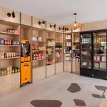 Modern Chalet With Air Conditioning, In A Holiday Park, At 1 5 Km From The Beach