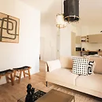 Longchamp - 2 Chambres Avec Terrasse - Wifi - Clim