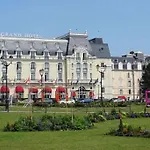 Bel Appartement En Plein Centre De Cabourg