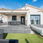 Villa Moderne Avec Piscine Privee Et Espace Exterieur A Le Rove