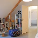 La Maison Dici Et Dailleurs