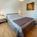 Beautiful Apartment In Damgan With Wifi