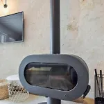 Gorgeous Home In Saint-Vaast-La-Hougue With Wifi