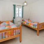 Beautiful Home In Aigues-Mortes With Kitchen